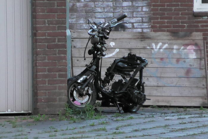 Scooter volledig uitgebrand