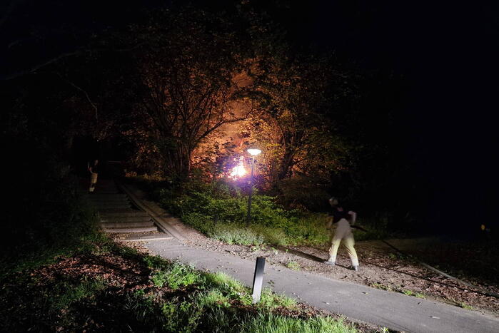 Hooibalen vliegen in brand