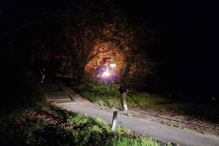 Hooibalen vliegen in brand