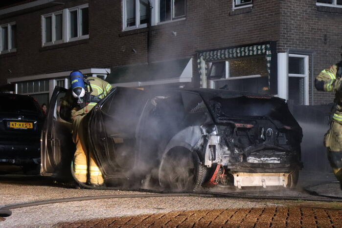 Electrische auto volledig is brand