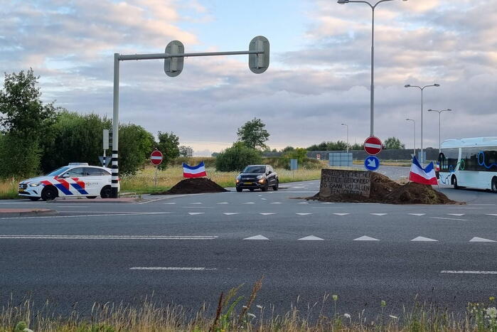 Boeren blokkeren meerdere opritten