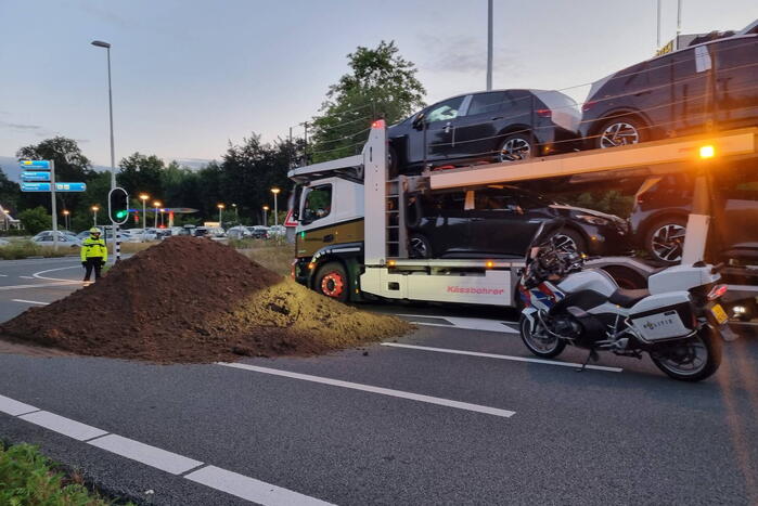 Lange files door dumping op snelwegen