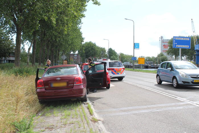 Twee auto's op elkaar gebotst