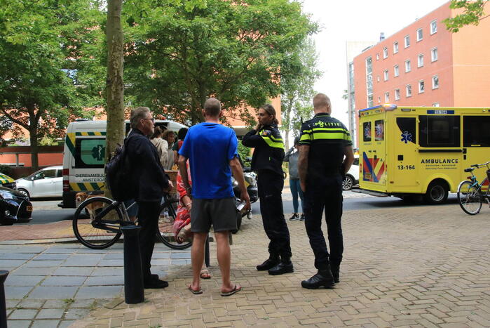 Enorme rookwolken bij brand in appartement