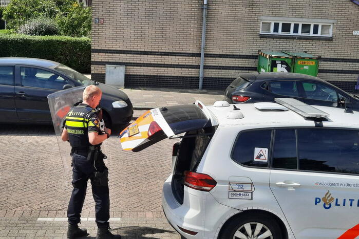 Automobilist rijdt in op voetganger