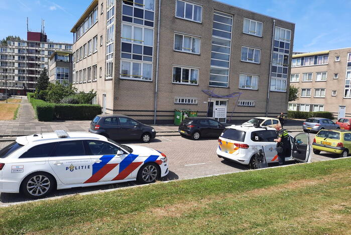 Automobilist rijdt in op voetganger