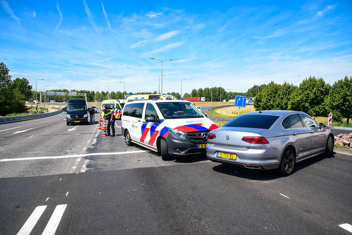 Twee personen gewond bij steekpartij op afrit snelweg
