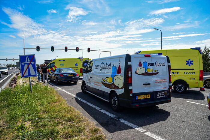 Twee personen gewond bij steekpartij op afrit snelweg