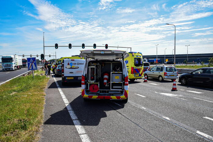 Twee personen gewond bij steekpartij op afrit snelweg