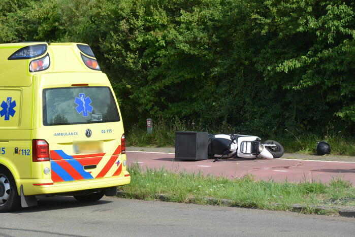 Scooterrijders in botsing op fietspad