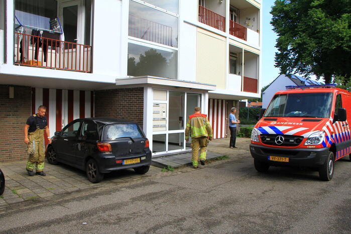 Brandweer doet onderzoek naar vreemde lucht