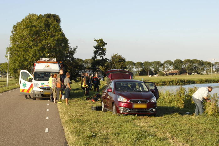 Brandweer redt vastzittende meerkoet
