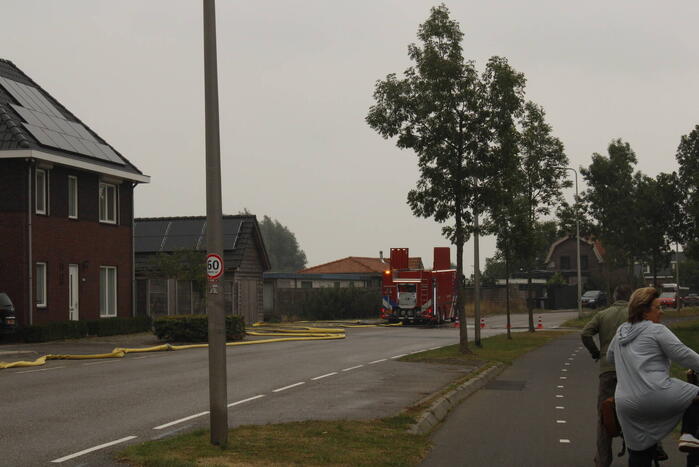 Veel rook bij brand in loods