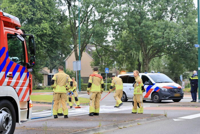 Motorrijder gaat met motor van overleden vriend onderuit op spekgladde wegdek tijdens toertocht