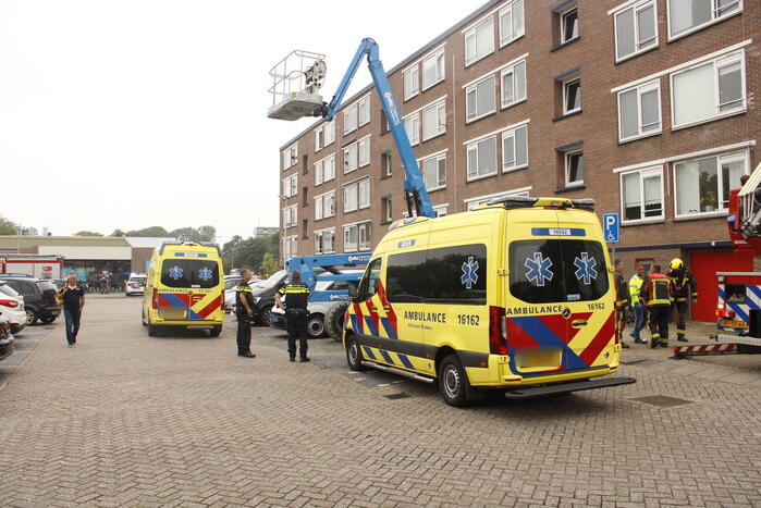 Traumahelikopter landt op speelveld