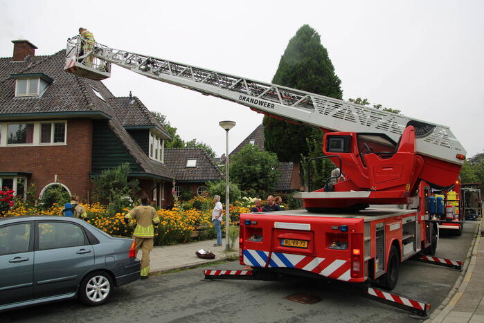 Brand in schoorsteen van woning