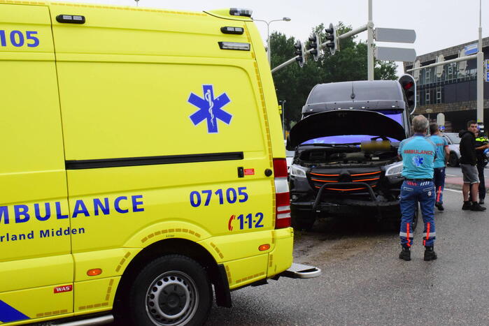 Veel schade bij kop-staart botsing op kruising