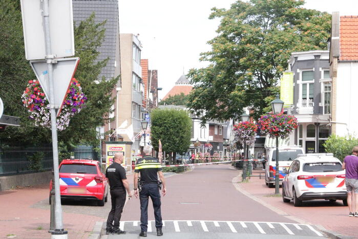 Straat afgezet voor verward persoon
