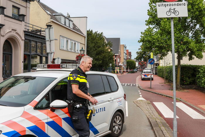 Straat afgezet voor verward persoon