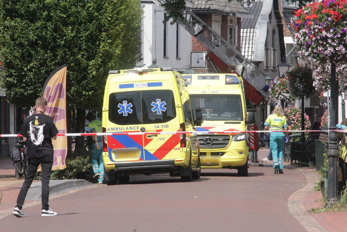 Straat afgezet voor verward persoon