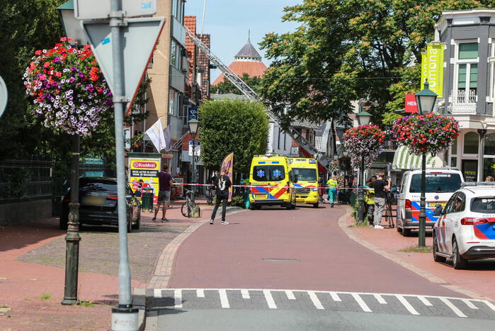 Straat afgezet voor verward persoon