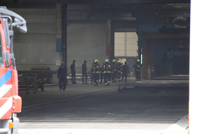 Brand in loods snel onder controle