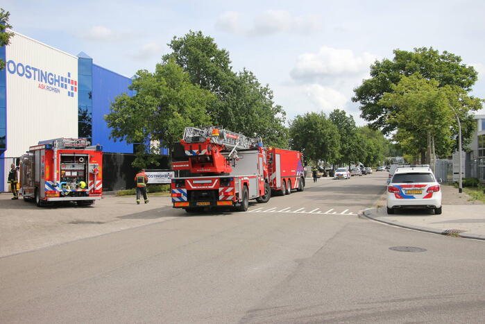 Brand in loods snel onder controle
