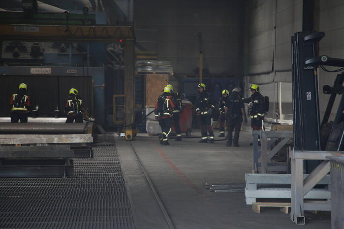 Brand in loods snel onder controle