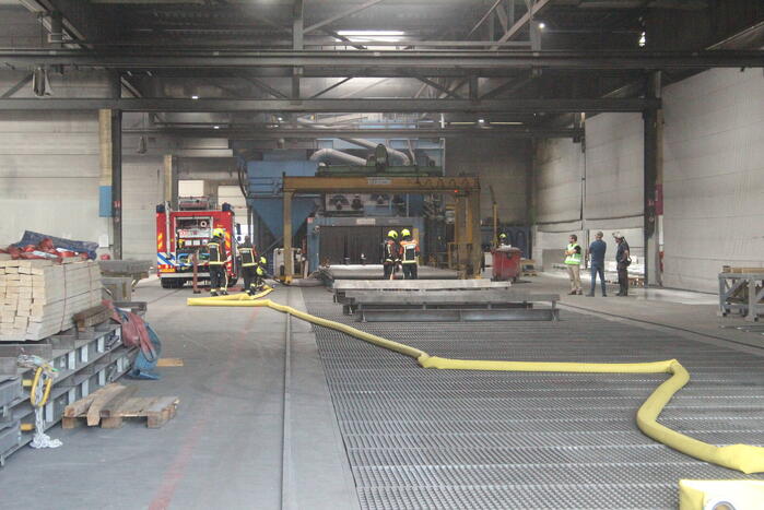 Brand in loods snel onder controle