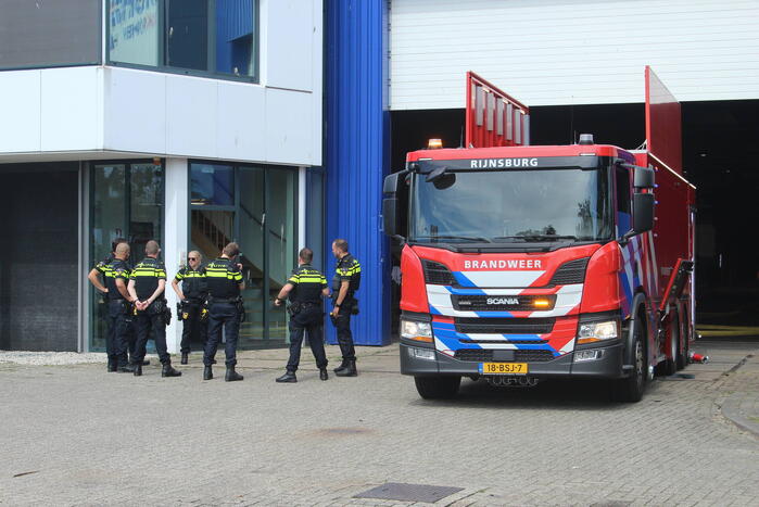Brand in loods snel onder controle