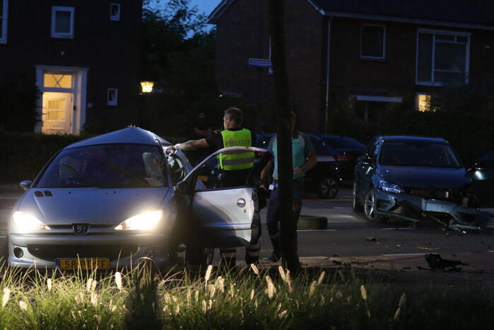 Gewonden bij frontale botsing auto's
