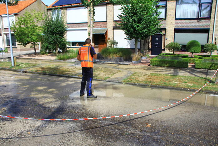 Gesprongen waterleiding zorgt voor waterballet