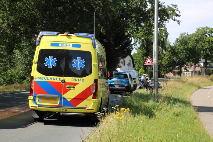 Motorrijder gewond bij botsing met auto