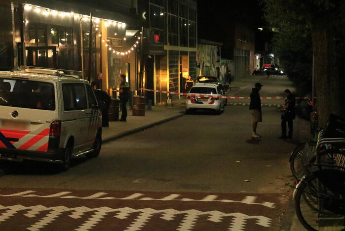 Baksteen gebruikt bij schermutseling op woonboot