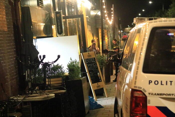 Baksteen gebruikt bij schermutseling op woonboot