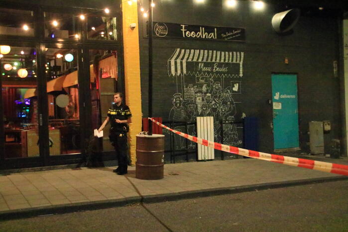 Baksteen gebruikt bij schermutseling op woonboot