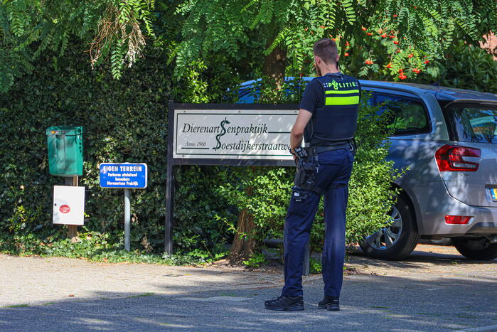 Assistent dierenartsenpraktijk aangevallen door agressieve hond