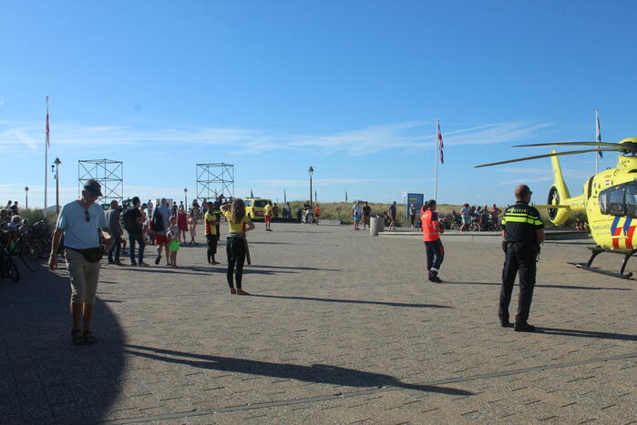 Twee drenkelingen uit zee gehaald