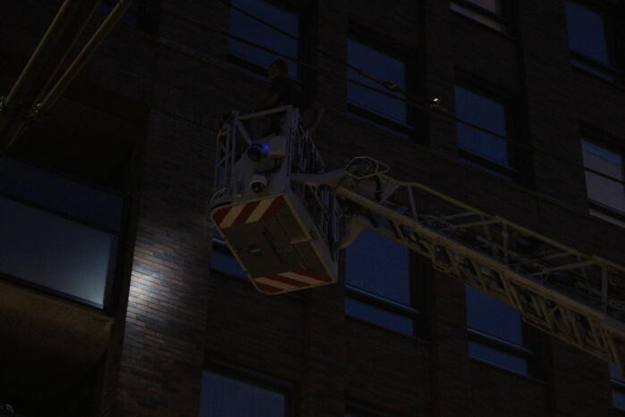 Zoektocht naar waterlekkage in flat