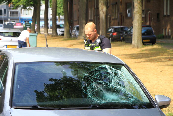 Fietser belandt op voorruit van auto bij aanrijding