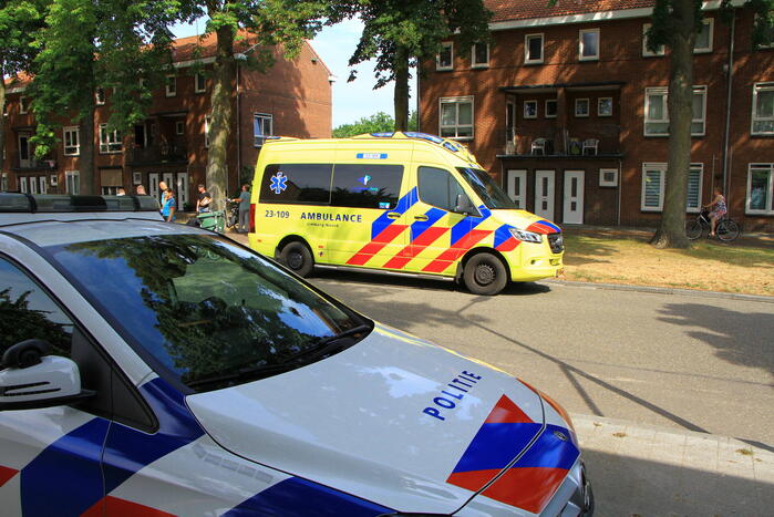 Fietser belandt op voorruit van auto bij aanrijding