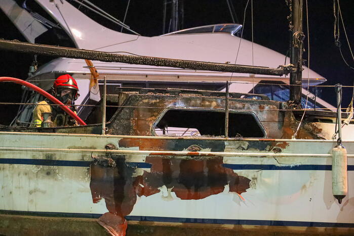 Wederom brand in boot bij jachthaven 't Huizerhoofd