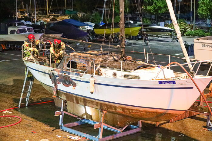 Wederom brand in boot bij jachthaven 't Huizerhoofd