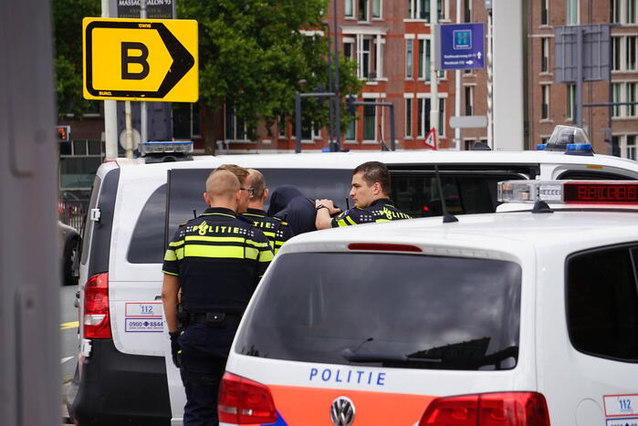 Automobilist met meerdere lachgasflessen aangehouden