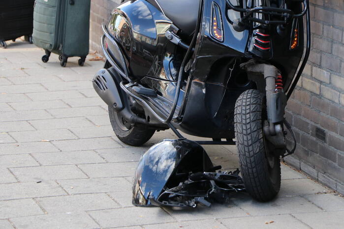 Scooterrijder gewond bij botsing met auto