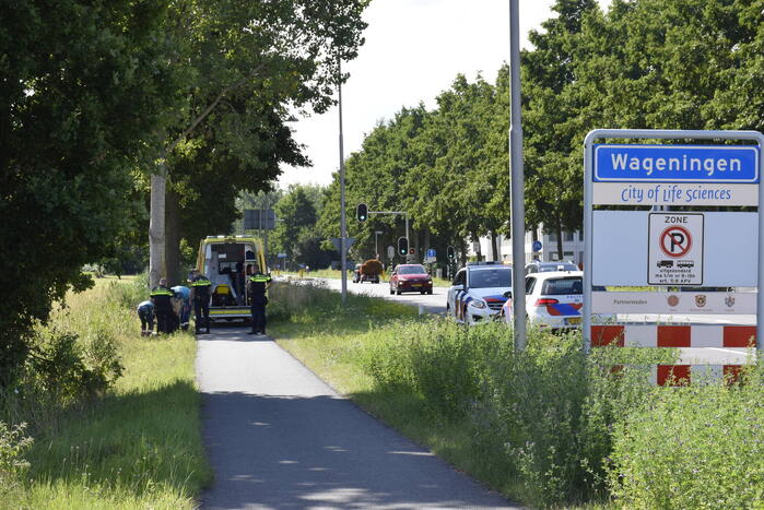 Wielrenner gewond na val door slecht wegdek