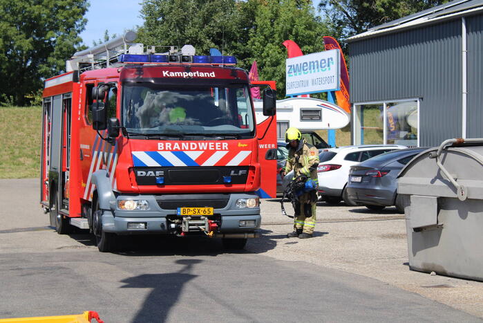 Kortsluiting zorgt voor brand in loods