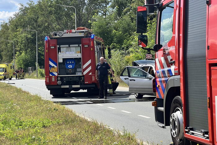 Meerder personenwagens berokken bij botsing