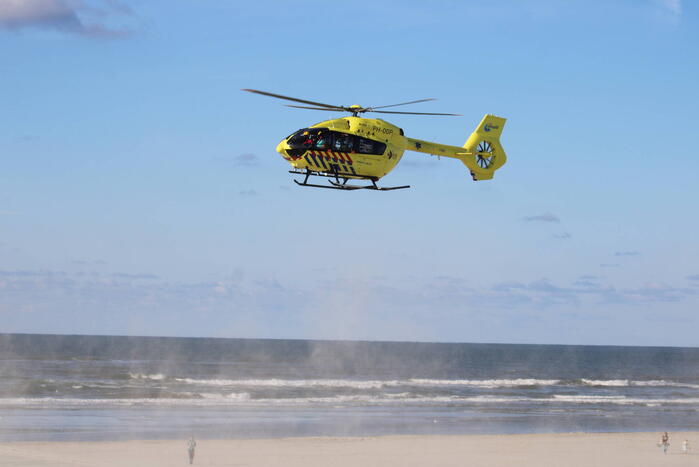 Hulpdiensten massaal ingezet voor drenkeling in Noordzee