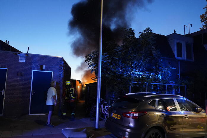 Schuur verwoest door uitslaande brand